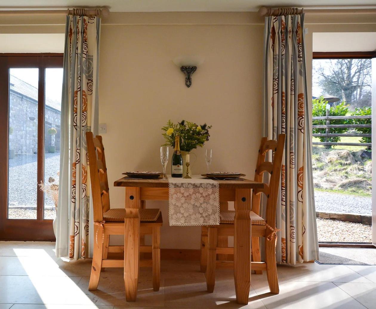 Villa Rhiwddu Barns à Llangadog Chambre photo